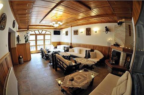 Trojka Hotel Es Panzio Szolnok Exteriör bild